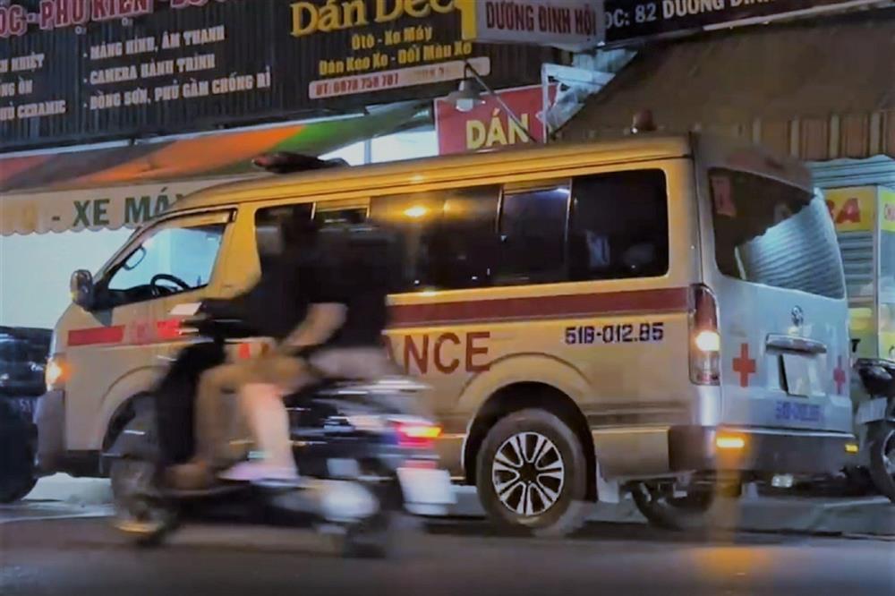 Người đàn ông đang ăn bất ngờ gục chết trong quán cháo lòng ở TPHCM-1