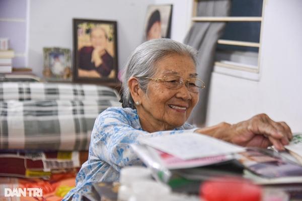 Nghệ sĩ Phi Điểu tuổi 90: Ở nhà bề thế, vẫn thích tự đi diễn bằng xe máy-10