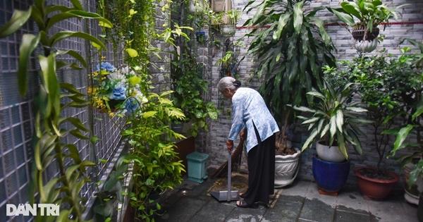 Nghệ sĩ Phi Điểu tuổi 90: Ở nhà bề thế, vẫn thích tự đi diễn bằng xe máy-12