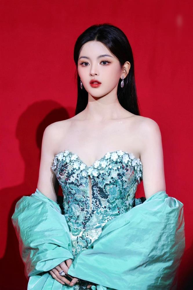 Đây là Cô gái đẹp nhất Trung Quốc da trắng phát sáng, body nuột nà ở tuổi 25-2