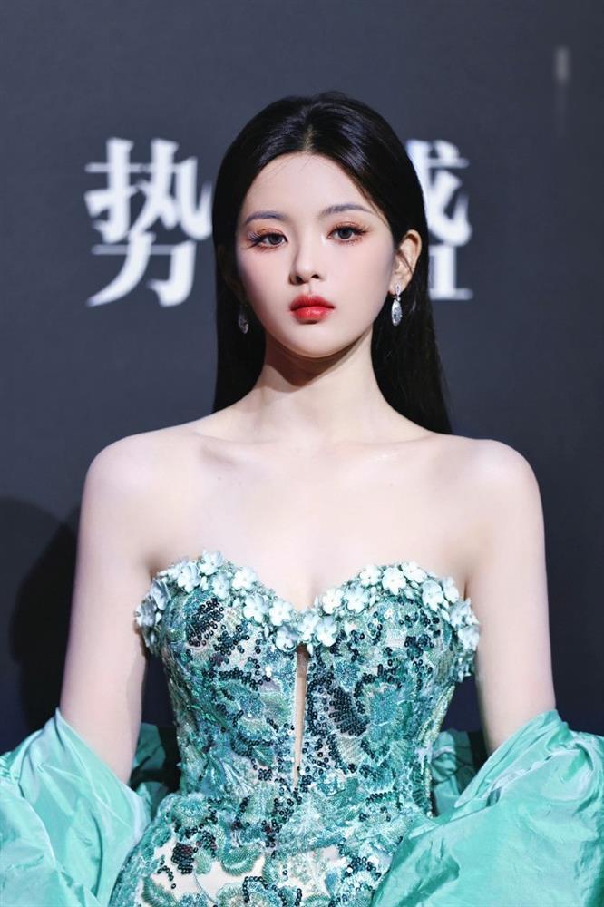 Đây là Cô gái đẹp nhất Trung Quốc da trắng phát sáng, body nuột nà ở tuổi 25-3