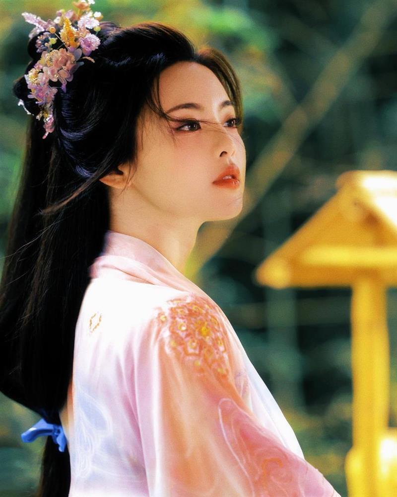 Đây là Cô gái đẹp nhất Trung Quốc da trắng phát sáng, body nuột nà ở tuổi 25-4