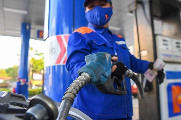 Giá xăng giảm mạnh trước Tết, RON 95 về mốc 23.000 đồng/lít-2