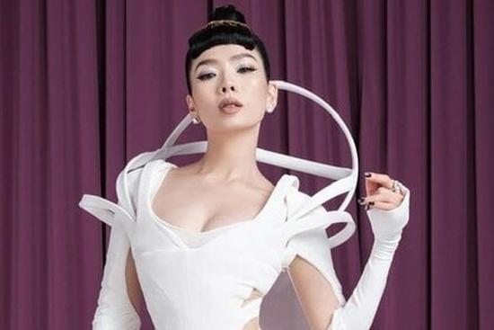 Chị đẹp Lệ Quyên mất bình tĩnh