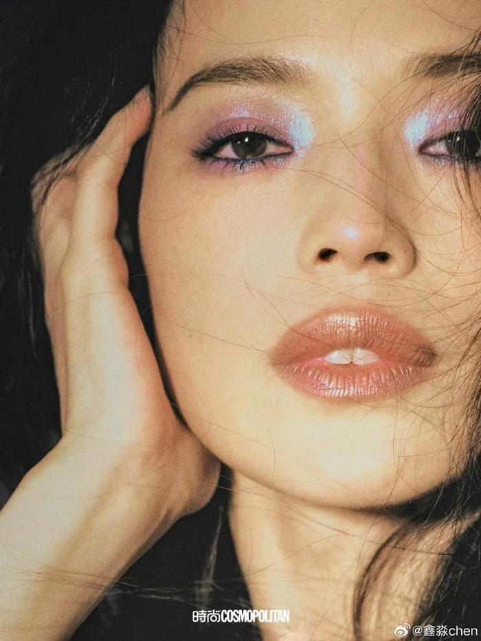 Triệu Lệ Dĩnh, Thư Kỳ và Lưu Thi Thi ‘đụng hàng’ phong cách, ai mới là người có thần thái áp đảo?-2