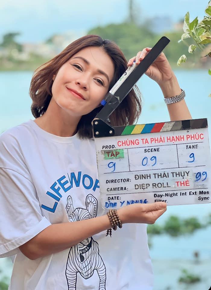 Vẻ sexy đời thực của Đinh Y Nhung đối lập với Nguyệt cam chịu trong Chúng Ta Phải Thật Hạnh Phúc-2