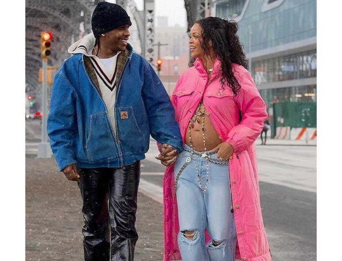 Tạp chí Vogue vinh danh Rihana là người mẹ của năm 2023-1