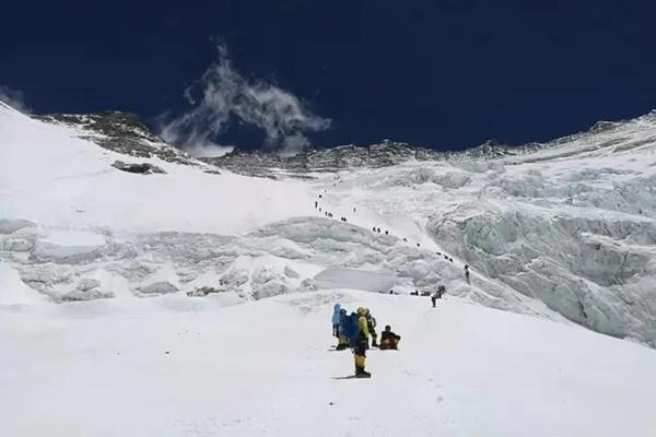 Đỉnh Everest quá đông đúc, bẩn thỉu-2