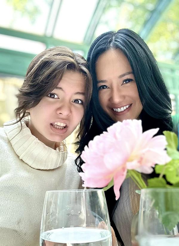 Con gái Bống Hồng Nhung: 11 tuổi có vẻ ngoài cá tính như thế nào?-4