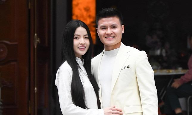 Hé lộ thời gian tổ chức đám cưới của Quang Hải - Chu Thanh Huyền-1