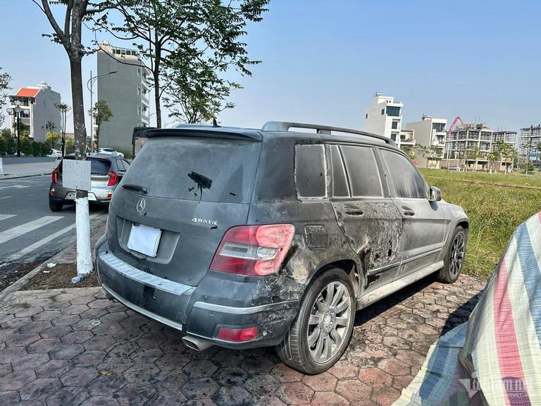 Cháy 3 ô tô trong khu nhà thu nhập thấp ở Hải Dương-3