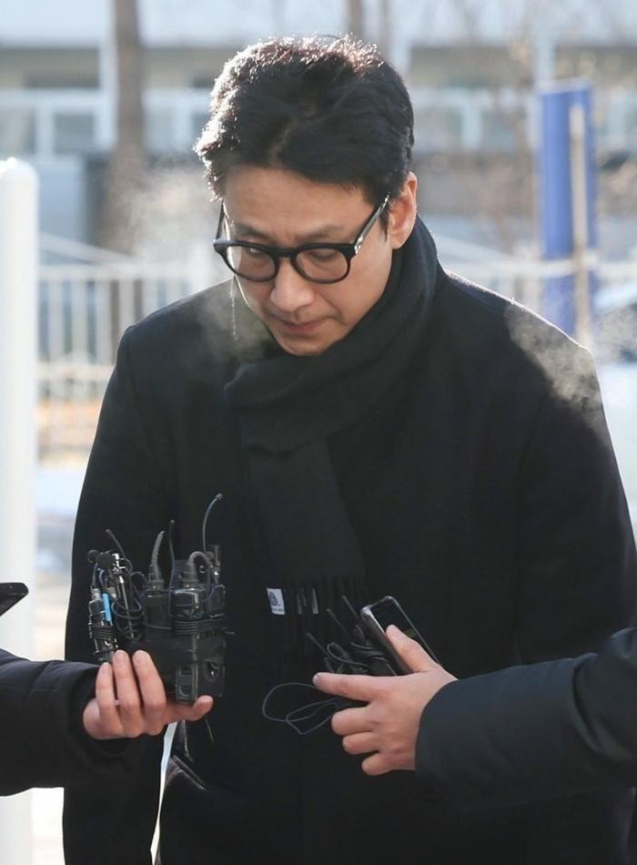 Vụ tài tử Lee Sun Kyun chết trong ôtô: Xã hội Hàn Quốc khắc nghiệt với lỗi lầm của con người-5