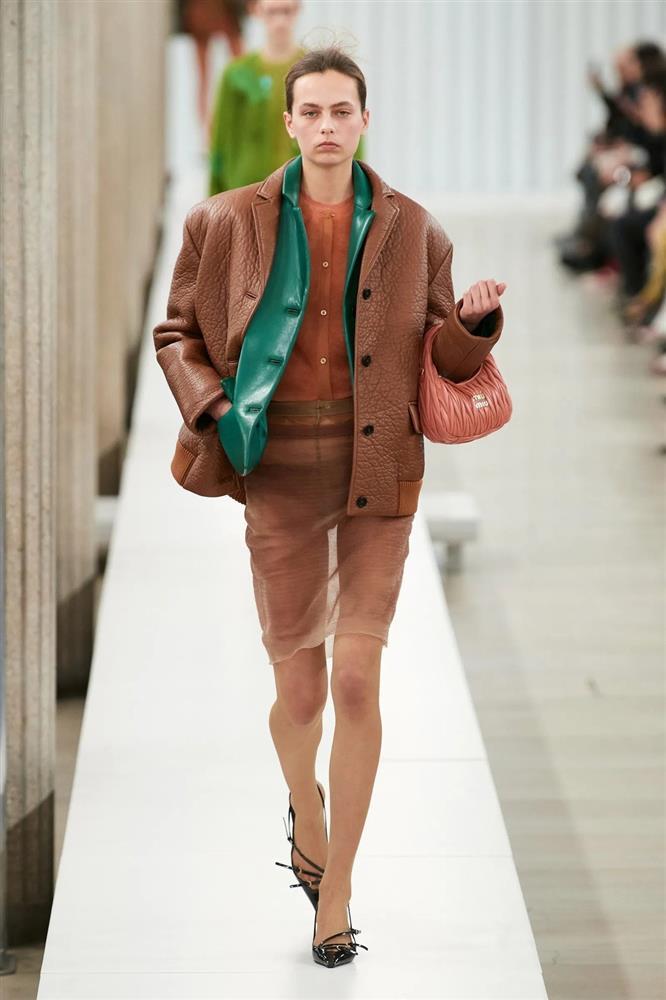 Những mẫu váy thời thượng cần có trong tủ đồ của phái đẹp-4