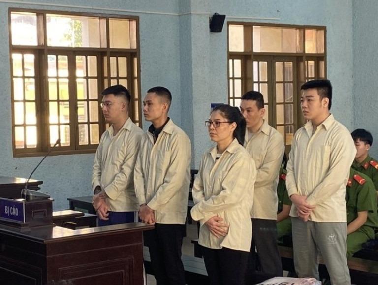 Cuộc điện thoại cầu cứu hé lộ đường dây mua bán người dưới 16 tuổi-2