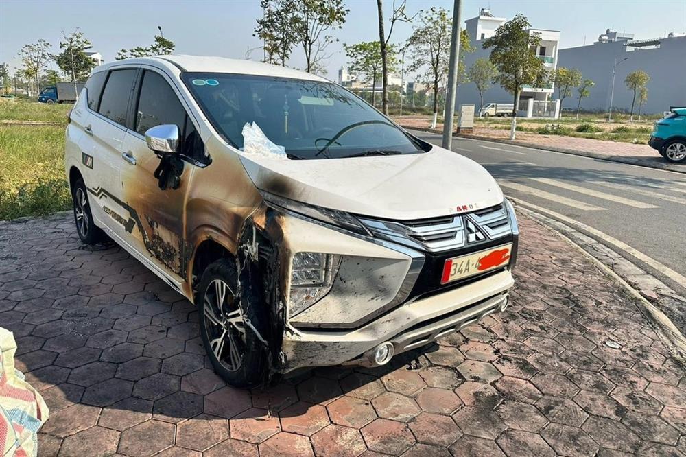 Công an vào cuộc vụ ô tô cháy bất thường tại khu dân cư ở Hải Dương-3