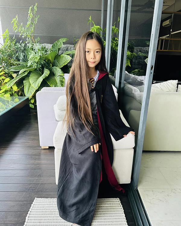 Con gái Đoan Trang: Chân dài miên man nhờ mẹ có bí quyết đặc biệt-5