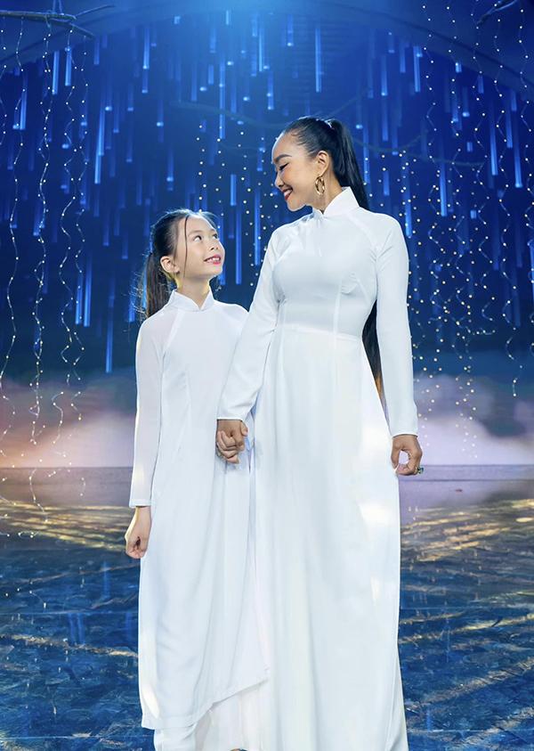 Con gái Đoan Trang: Chân dài miên man nhờ mẹ có bí quyết đặc biệt-9