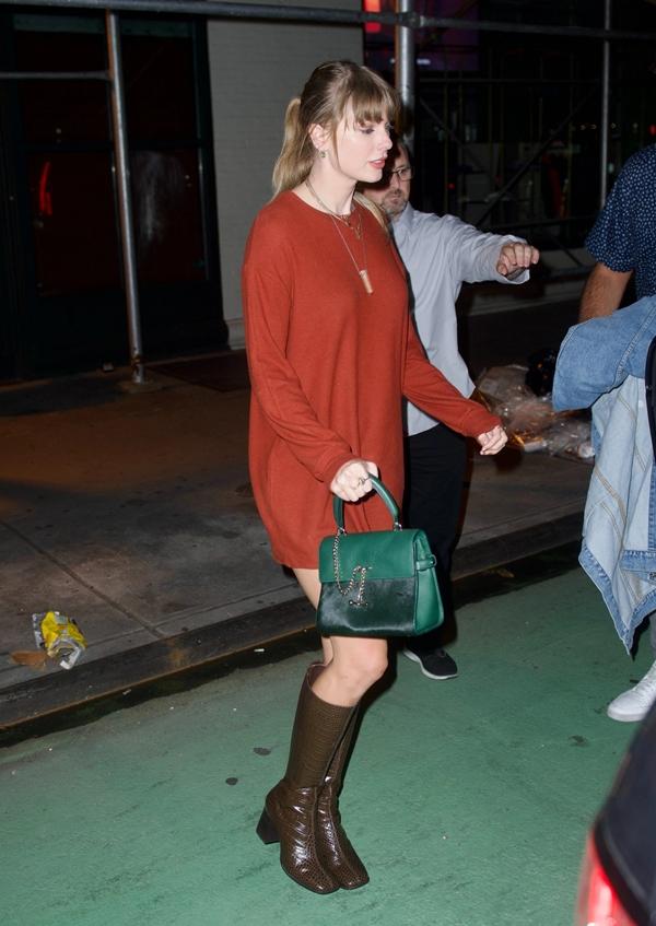 Chiến thuật của Taylor Swift - biểu tượng thời trang giàu kín, sang ngầm-8