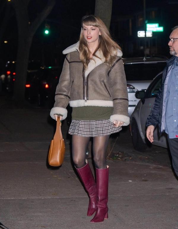Chiến thuật của Taylor Swift - biểu tượng thời trang giàu kín, sang ngầm-11