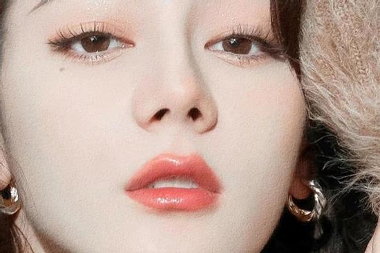 Cô gái trẻ hối hận vì sửa mũi giống 'thần tiên tỷ tỷ'