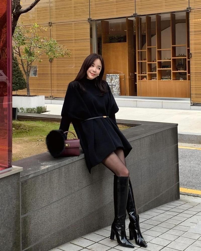 8 gợi ý lên đồ tông đen quyến rũ khi dự tiệc cuối năm-2