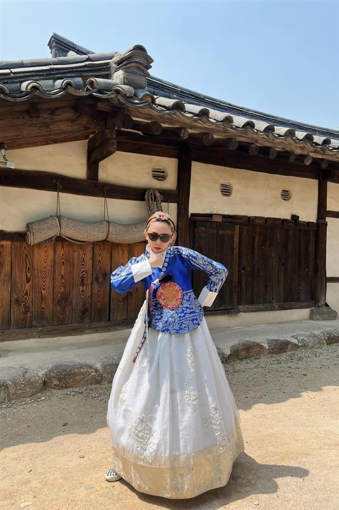 Loạt sao Việt khoe bản lĩnh được ‘tích xanh’ chào 2024-2