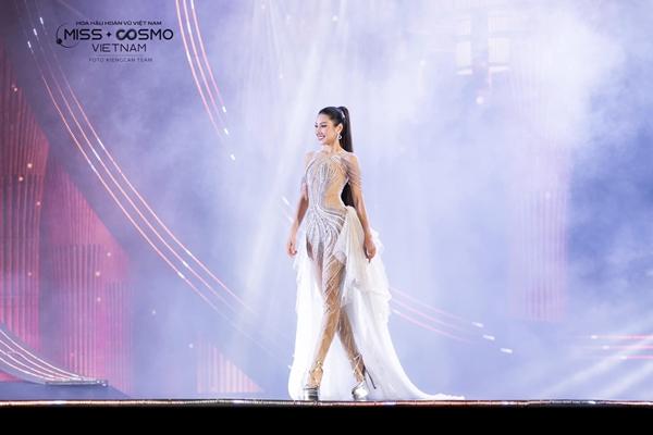 Tranh cãi chuyện thí sinh chọn jumpsuit xuyên thấu, lộ hết đường cong khi thi nhan sắc-3