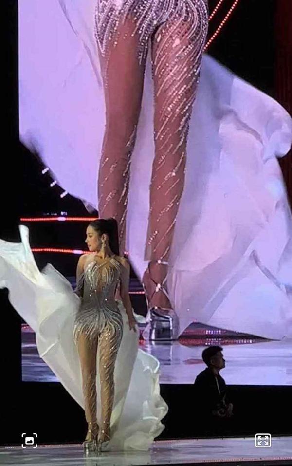 Tranh cãi chuyện thí sinh chọn jumpsuit xuyên thấu, lộ hết đường cong khi thi nhan sắc-4