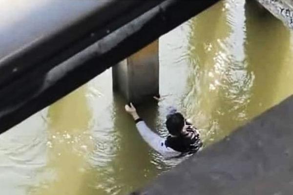 Cứu sống người đàn ông nhảy cầu ở Đồng Nai-3