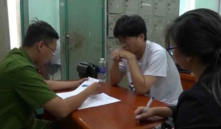 Công an TP.HCM bắt giữ trùm cờ bạc Hàn Quốc bị truy nã quốc tế-1