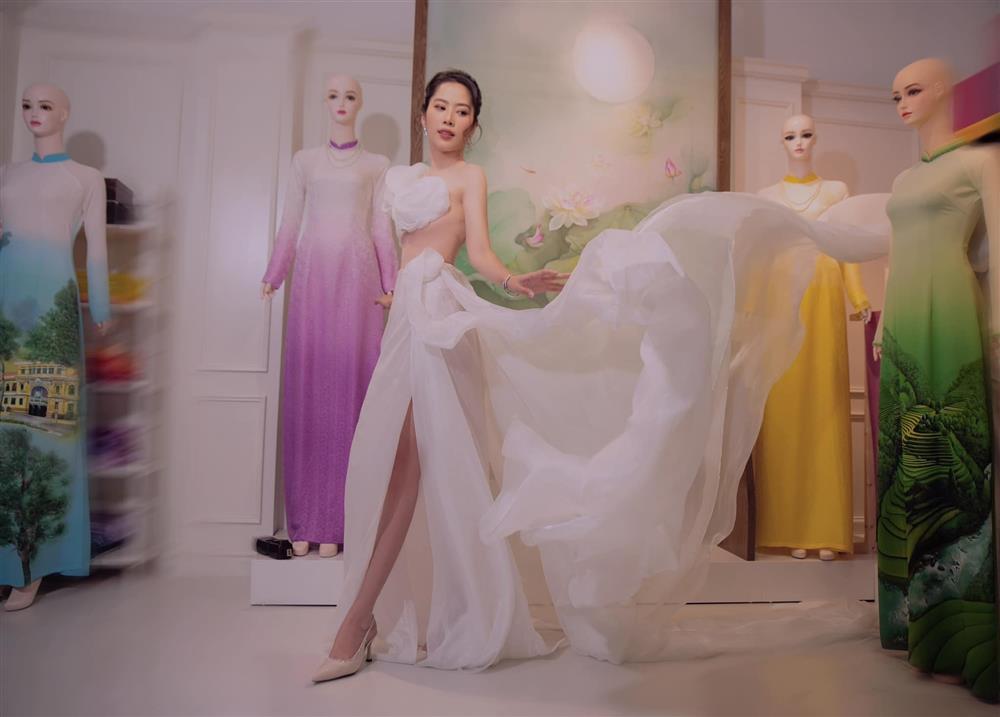 Nam Em đi diễn mặc đồ trăm rưỡi, trăm bảy vẫn khoe body cong vút-7