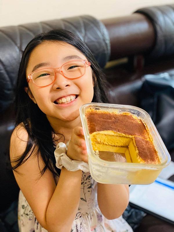 Có mẹ sở hữu nhan sắc xinh đẹp, vẻ ngoài con gái Hồng Diễm như thế nào?-7