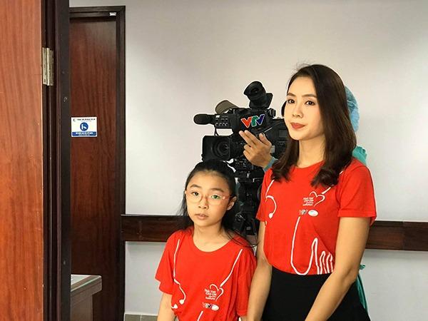 Có mẹ sở hữu nhan sắc xinh đẹp, vẻ ngoài con gái Hồng Diễm như thế nào?-8