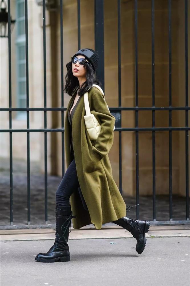 Kiểu giày mang đến sải bước sắc nét, cá tính cho phụ nữ-6