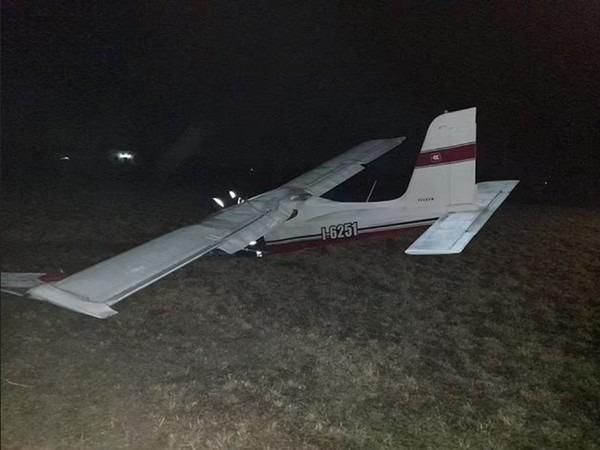 Cặp đôi đi trên 2 máy bay khác nhau, cả hai đều rơi cùng một ngày và cái kết khó tin-1