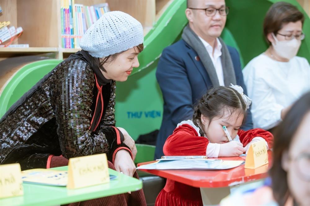 Con gái út của Diễm Quỳnh hiếm hoi lộ diện, khoe vẻ đáng yêu-1