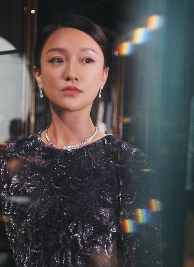 Châu Tấn đọ sắc cùng Chương Tử Di khi cùng chung khung hình-5