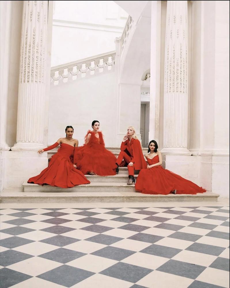 Địch Lệ Nhiệt Ba xuất hiện trên quảng cáo Dior: Visual chuẩn minh tinh, tuy nhiên phải chào thua người này-1