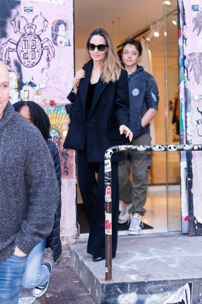 Pax Thiên xuất hiện sau ồn ào chỉ trích Brad Pitt-4