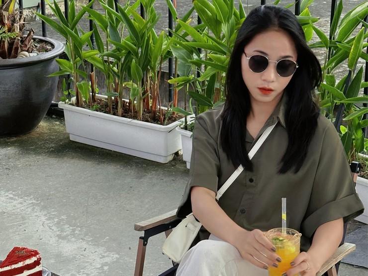 2 nữ cầu thủ Việt tích cực mặc khoe body khi rời sân cỏ, hot nhất là thời trang đi biển?-11