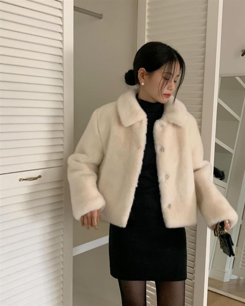 Kiểu tóc sang chảnh được hội blogger Hàn áp dụng khi diện áo cao cổ-5