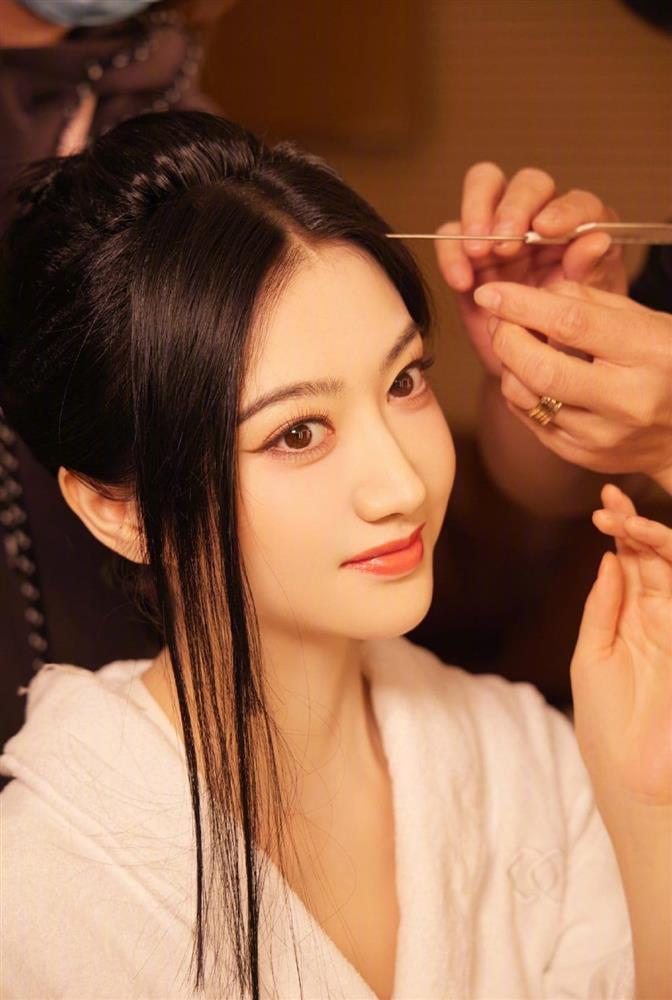 Cảnh Điềm tung khoảnh khắc hóa thân vương phi, nhan sắc và thần thái xứng danh đệ nhất mỹ nữ Bắc Kinh-4