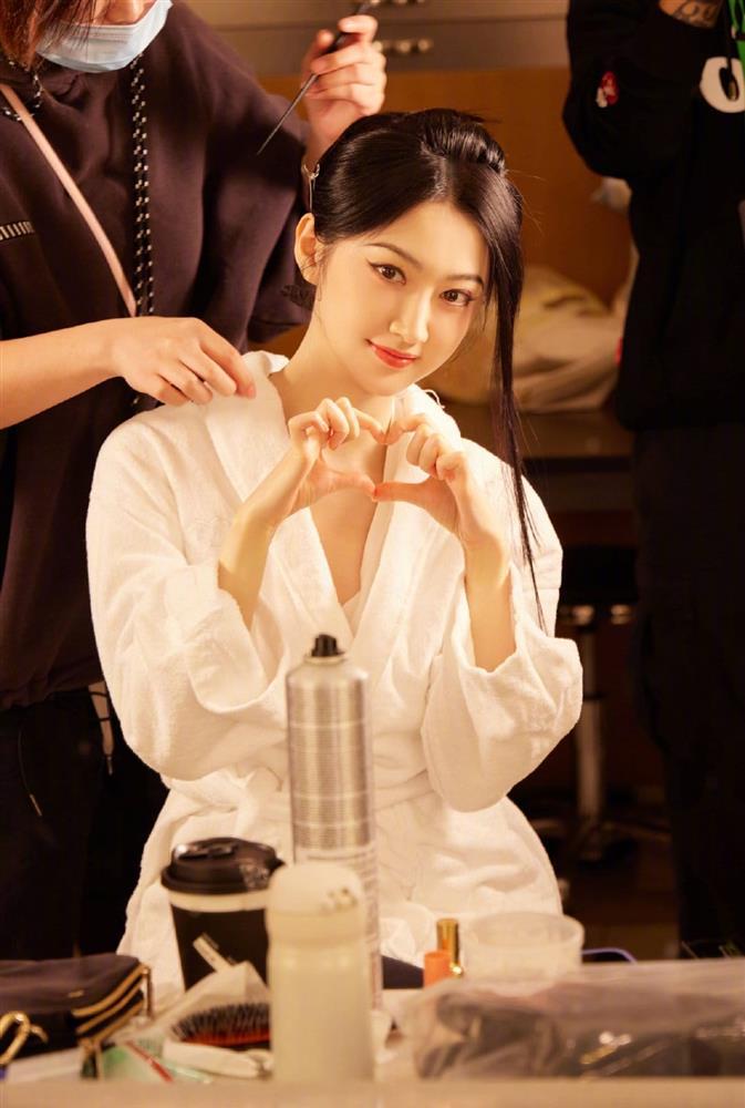Cảnh Điềm tung khoảnh khắc hóa thân vương phi, nhan sắc và thần thái xứng danh đệ nhất mỹ nữ Bắc Kinh-5