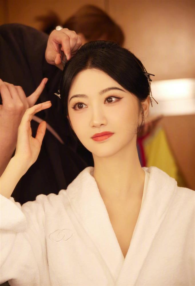 Cảnh Điềm tung khoảnh khắc hóa thân vương phi, nhan sắc và thần thái xứng danh đệ nhất mỹ nữ Bắc Kinh-8