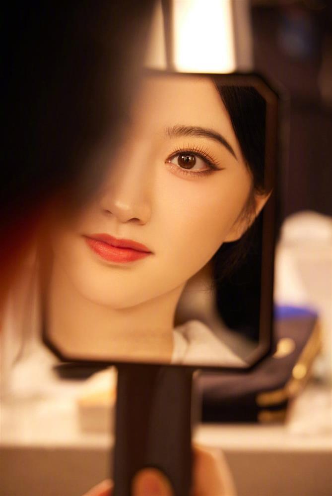 Cảnh Điềm tung khoảnh khắc hóa thân vương phi, nhan sắc và thần thái xứng danh đệ nhất mỹ nữ Bắc Kinh-9