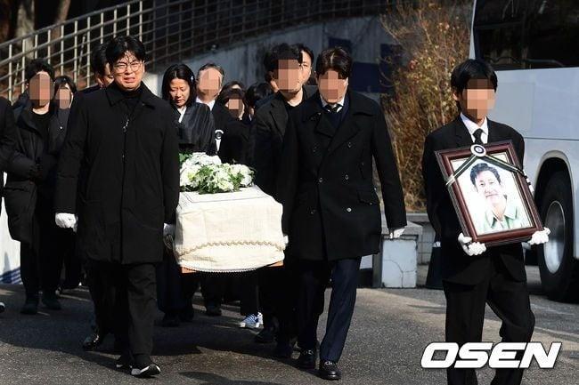 Người phụ nữ đáng thương nhất trong bi kịch Lee Sun Kyun qua đời-4