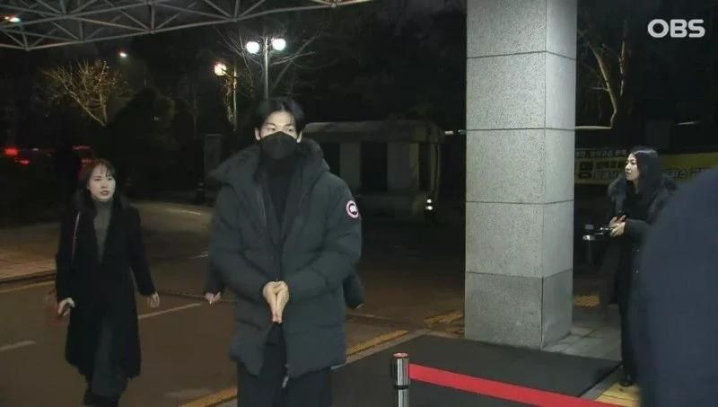 Hơn 65 triệu người tìm kiếm ‘Hứa Quang Hán đến tang lễ Lee Sun Kyun’-1