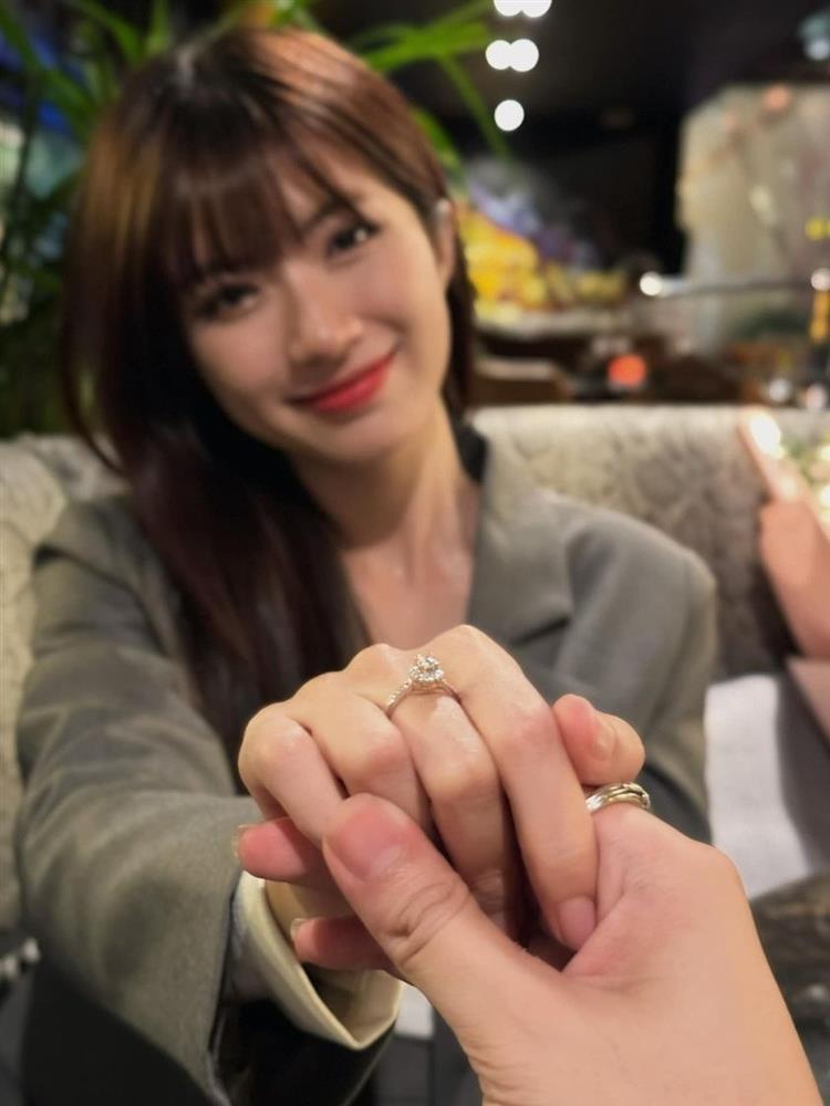 Diễn viên Ngọc Huyền công khai chồng sắp cưới kém một tuổi-2