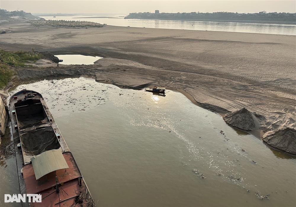 Sông Đà lại trơ đáy lần thứ 2 trong năm-3