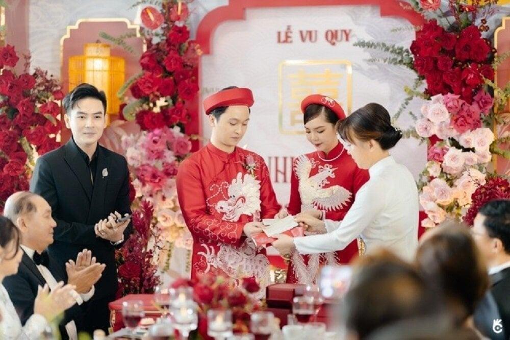 Loạt đám cưới gây bão mạng năm 2023 bởi hồi môn siêu khủng hoặc quá độc đáo-2